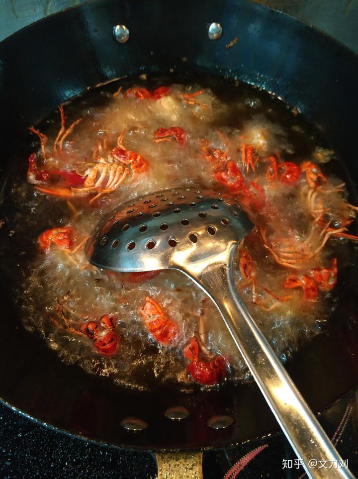 正宗辣龙虾做法香小吃视频_正宗香辣小龙虾的做法_辣龙虾的做法