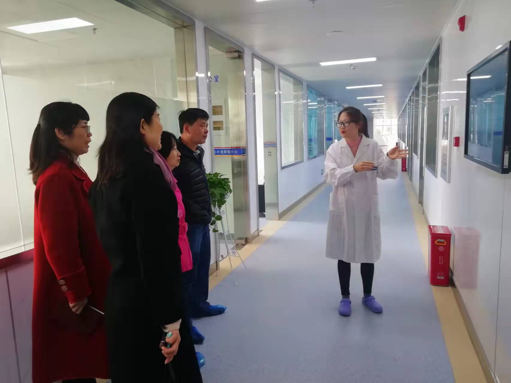 龙虾潜江_潜江小龙虾研究_中国潜江龙虾学校入学条件